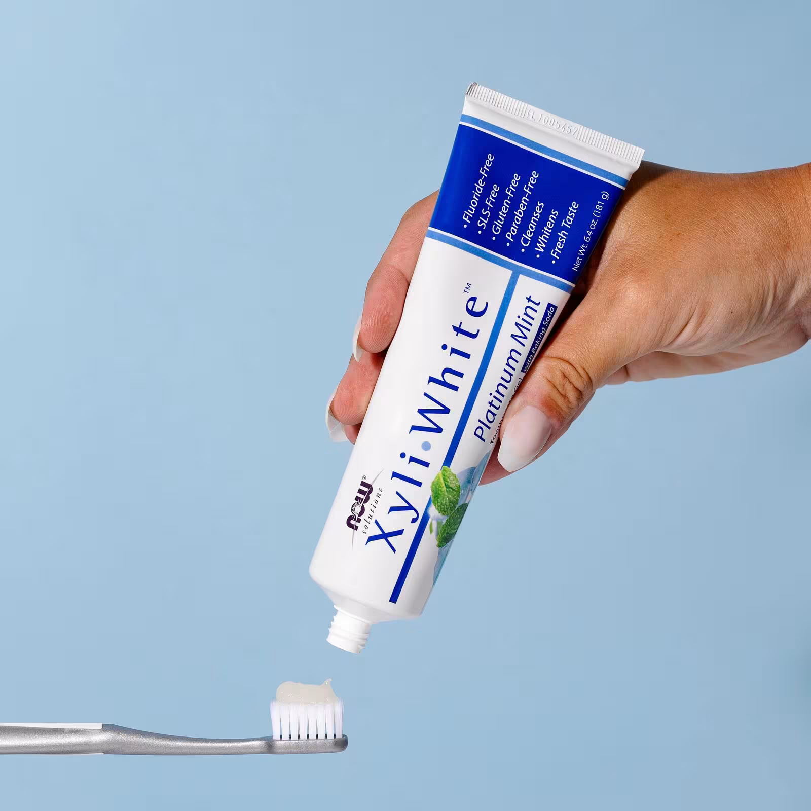 NOW Solutions XyliWhite Platinum Mint Toothpaste Gel with Baking Soda – 181g